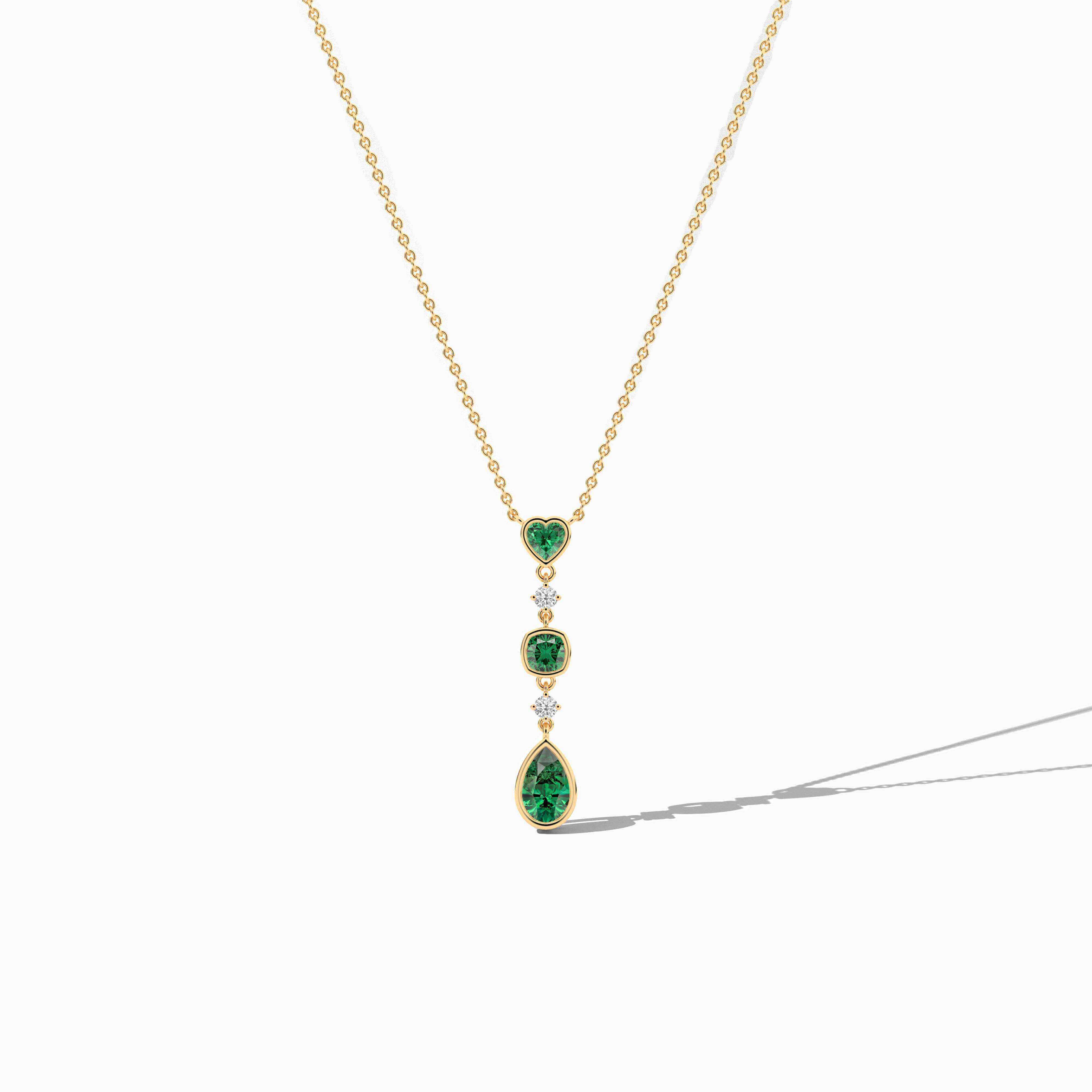yellow gold green emerald  necklace