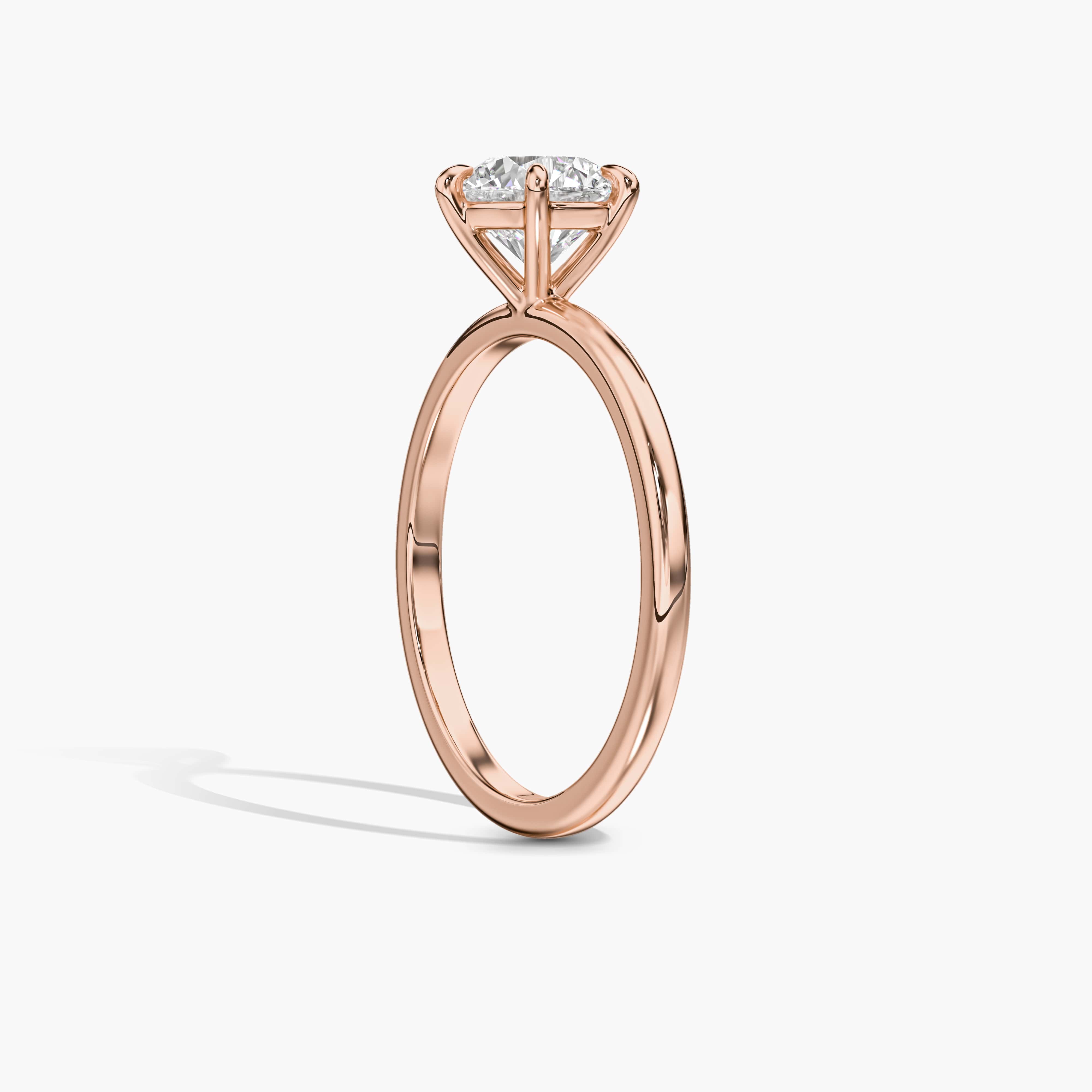 round diamond engagement ring